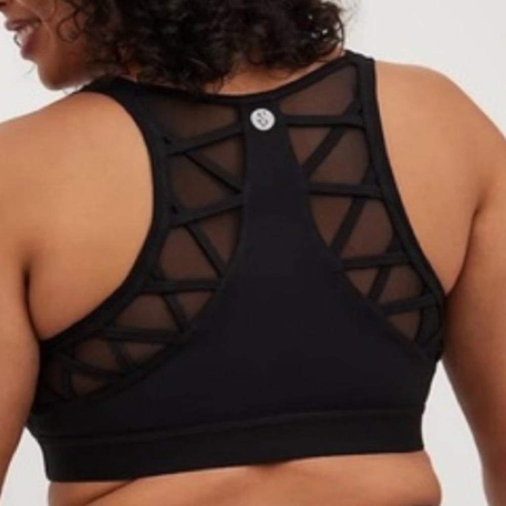 Torrid black sports bra NWT size 5